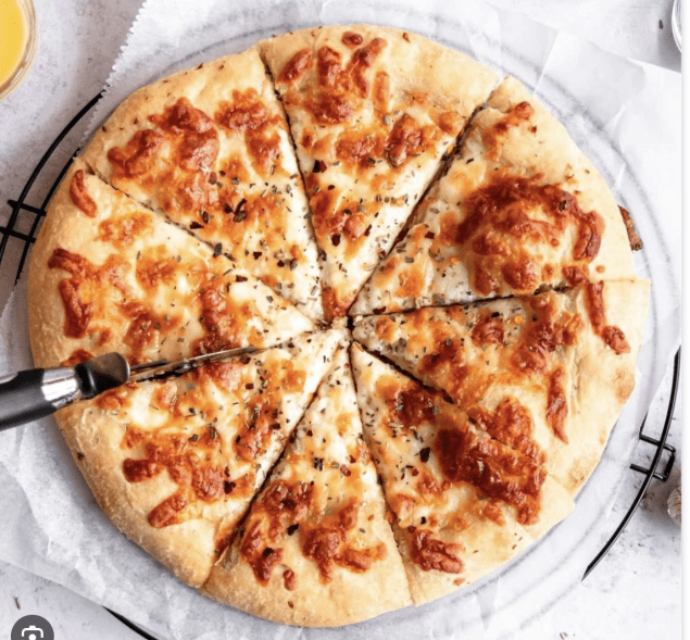 Garlic and cheese Pizza