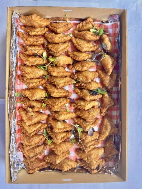 Vegetarian curry puffs Tray