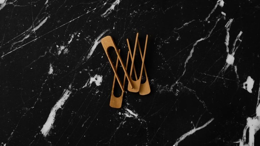 Disposable bamboo tongs