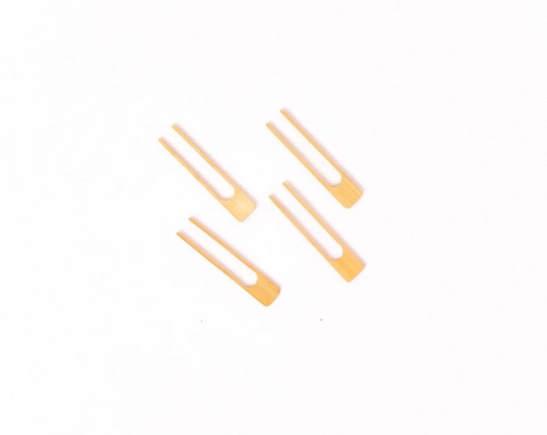 Disposable bamboo tongs