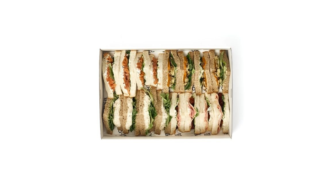 Mixed Triangle Sandwich Box - 16 Pieces
