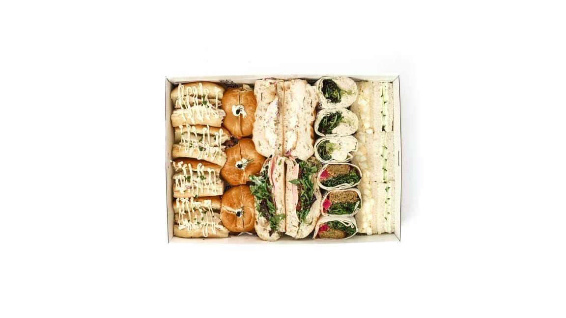 Mixed Lunch Box - 23 Pieces
