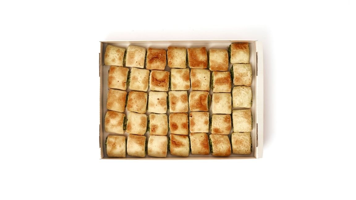 Warm Spinach & Cheese Sausage Rolls - 35 pieces