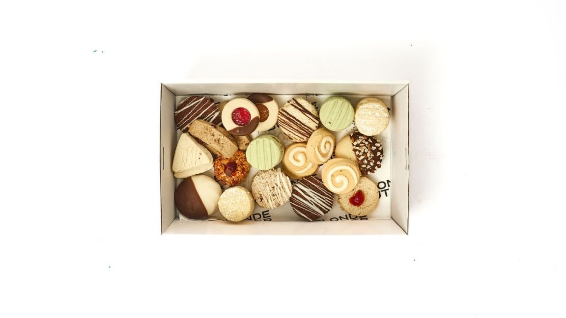 Deluxe Biscuit Box