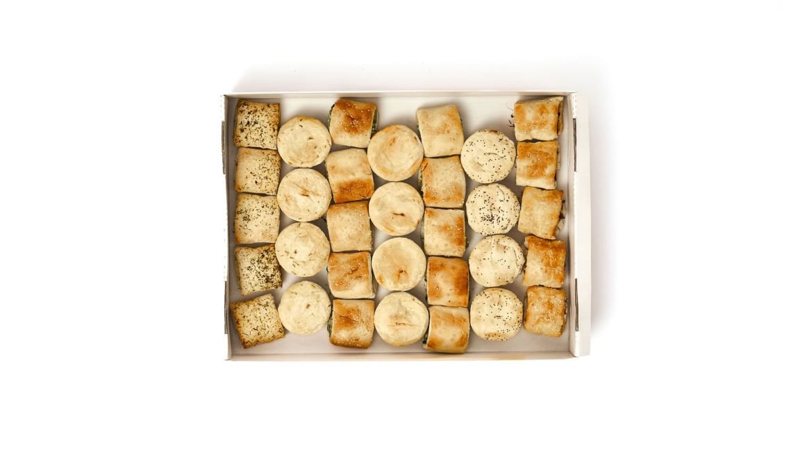 Warm Mixed Party Box - 32 pieces