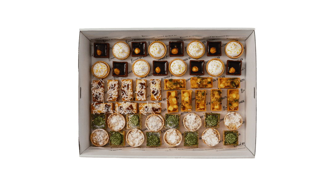 CHRISTMAS PETIT FOURS