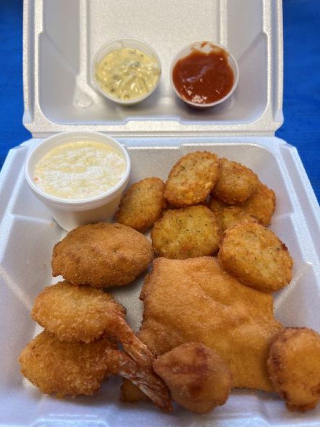 Seafood Combo (1 Crab Cake, 1 pc Haddock, 2 pc Shrimp, 2 pc Scallops)