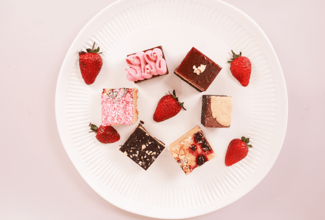Slices - Assorted Platter (15 Pieces)