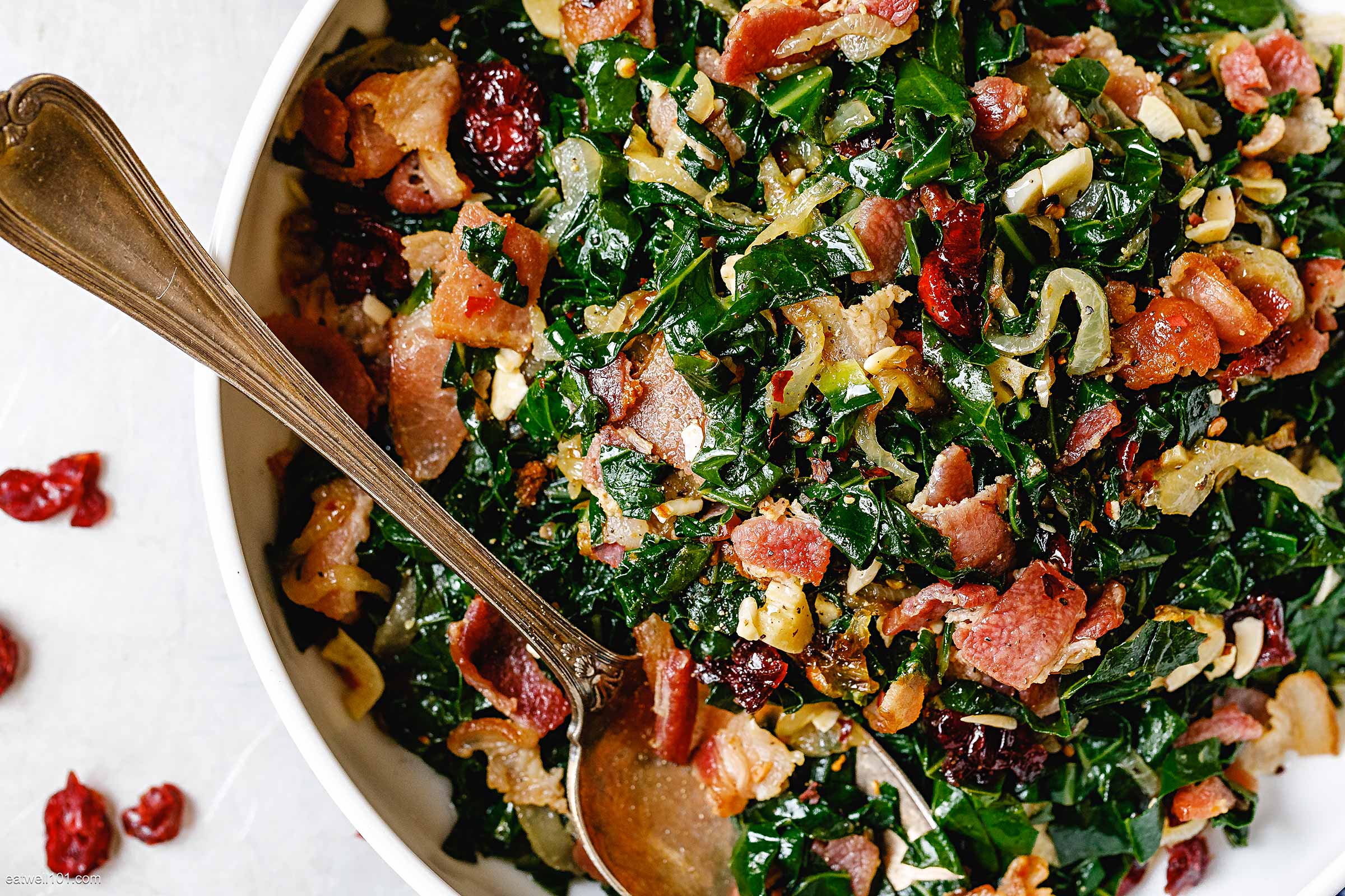 Collard greens with onion and bacon
