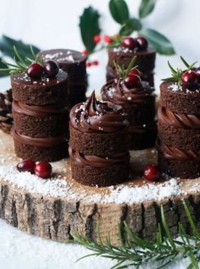 Mini Dark Chocolate Gingerbread Cakes
