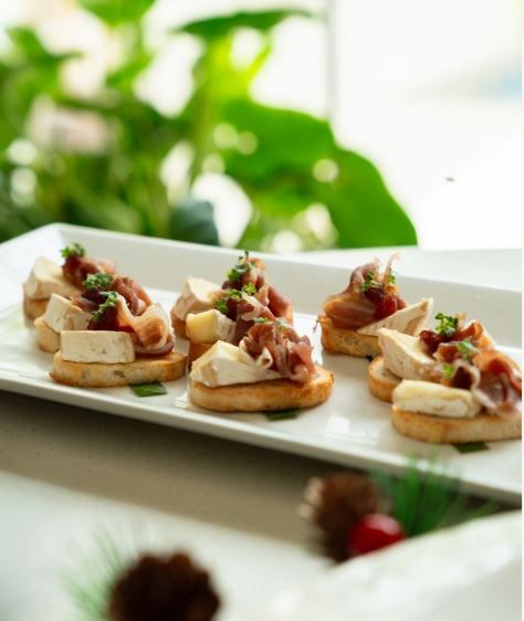 Cranberry, Brie & Prosciutto Crostini