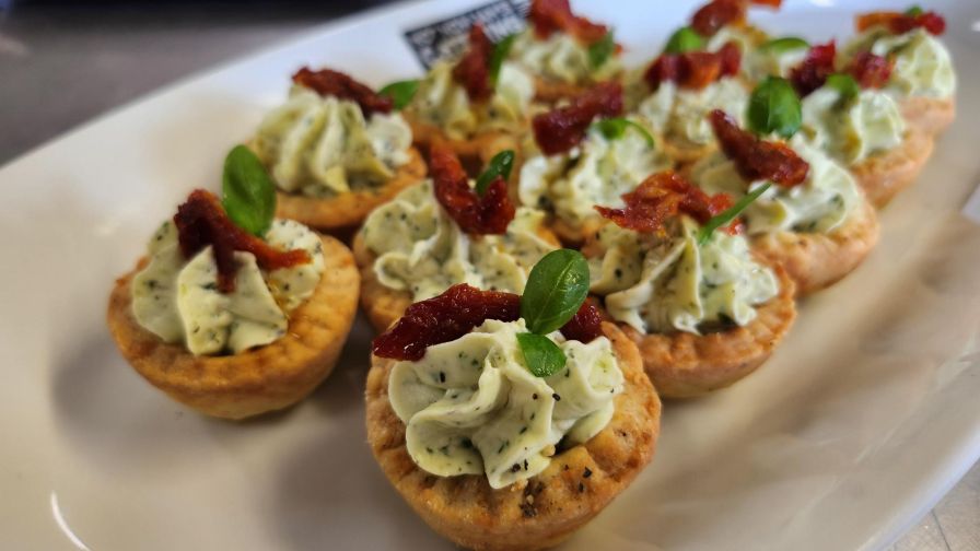 Parmesan pastry tartlets, vego