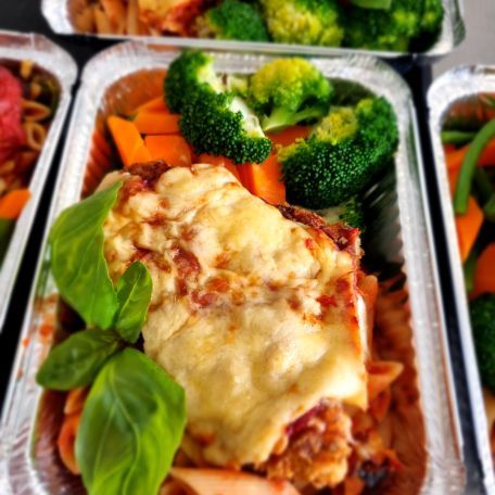 Ready Made Meal - Chicken Parmigiana with Pasta & Vegetables Micro Serves 1 8 x 16cm