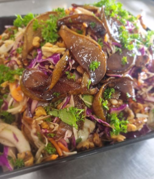 Winterslaw with roasted Pears and Walnuts 