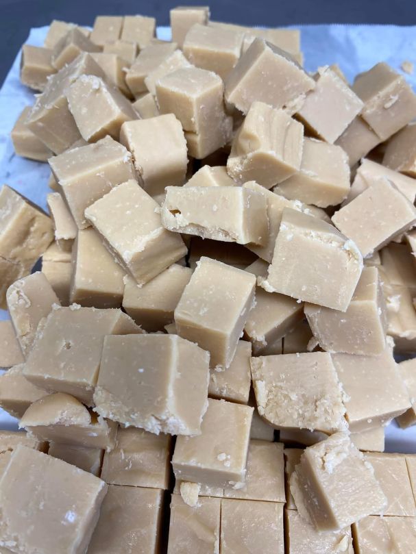 Russian Fudge Slab 30cm x 20cm (uncut)