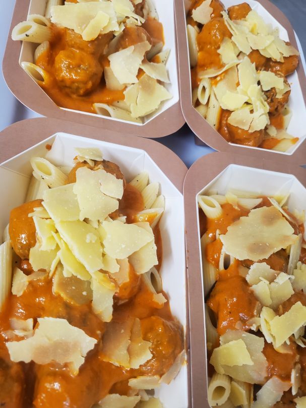 Ready Made  Meals -Creamy Marinara Italian Meatballs with Penne Pasta ,serves 1 (Micro)