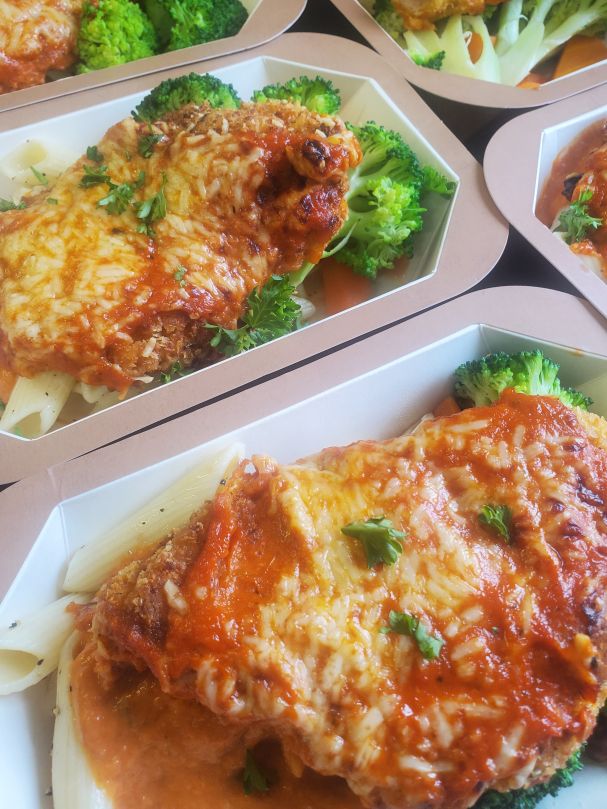 Ready Made Meals- Chicken Parmigiana with Pasta & Vegetables  (Micro)
