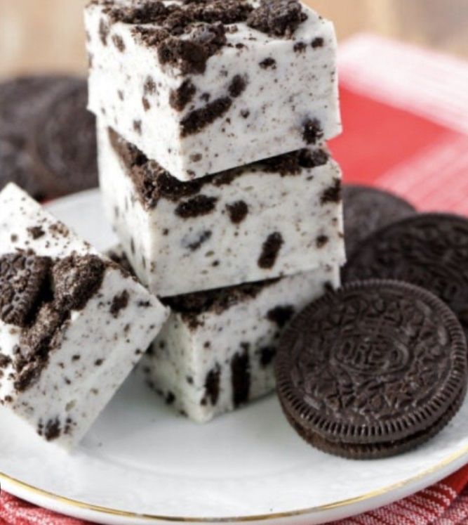 Cookies n Cream Fudge Slab 30cm x 20cm (uncut)