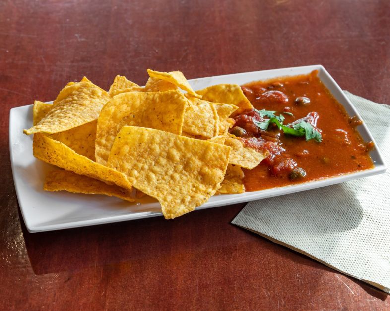 Chips & Salsa Roja