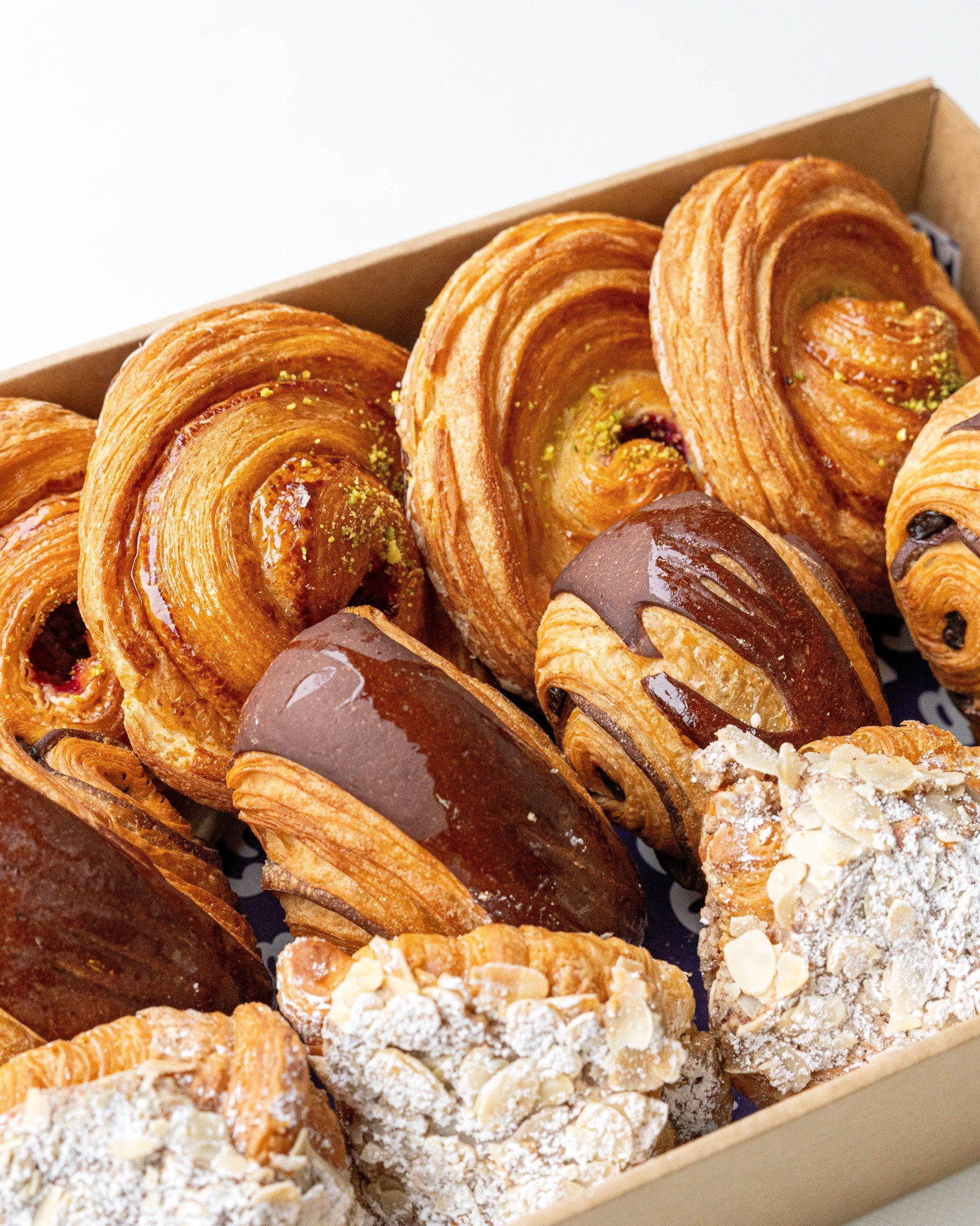 PASTRY BOX 