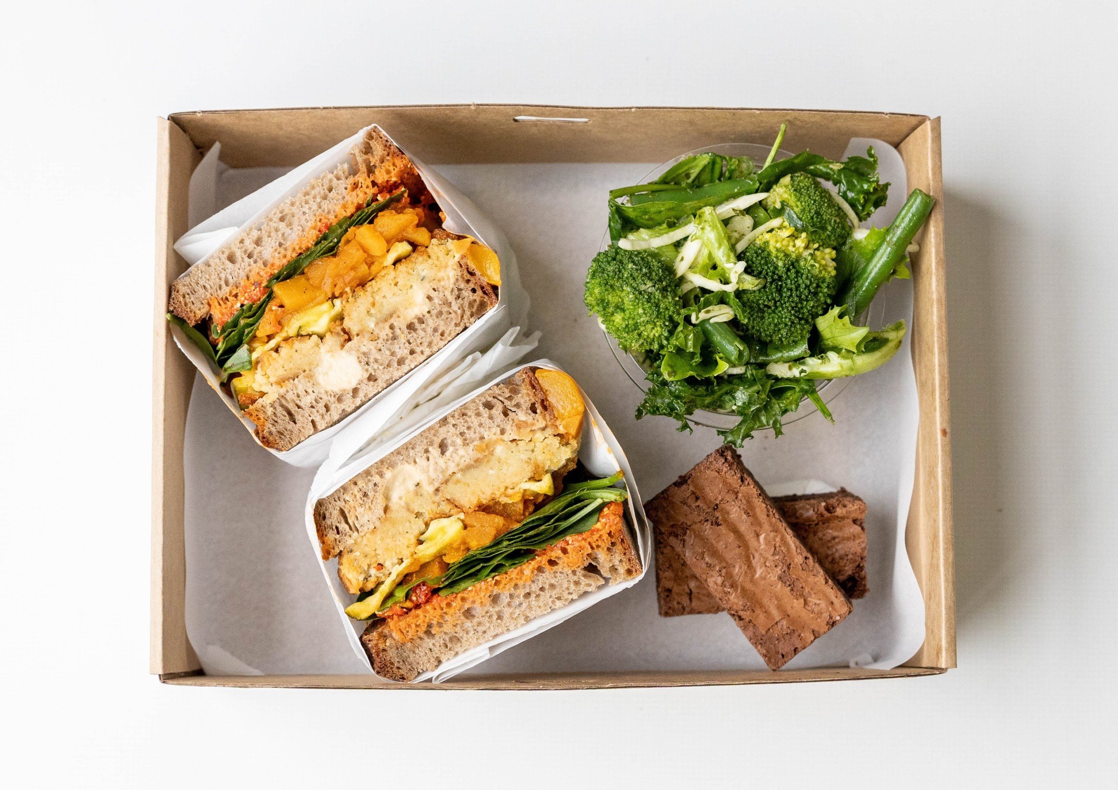 TT's CLASSIC LUNCH BOX - FALAFEL SANGA 