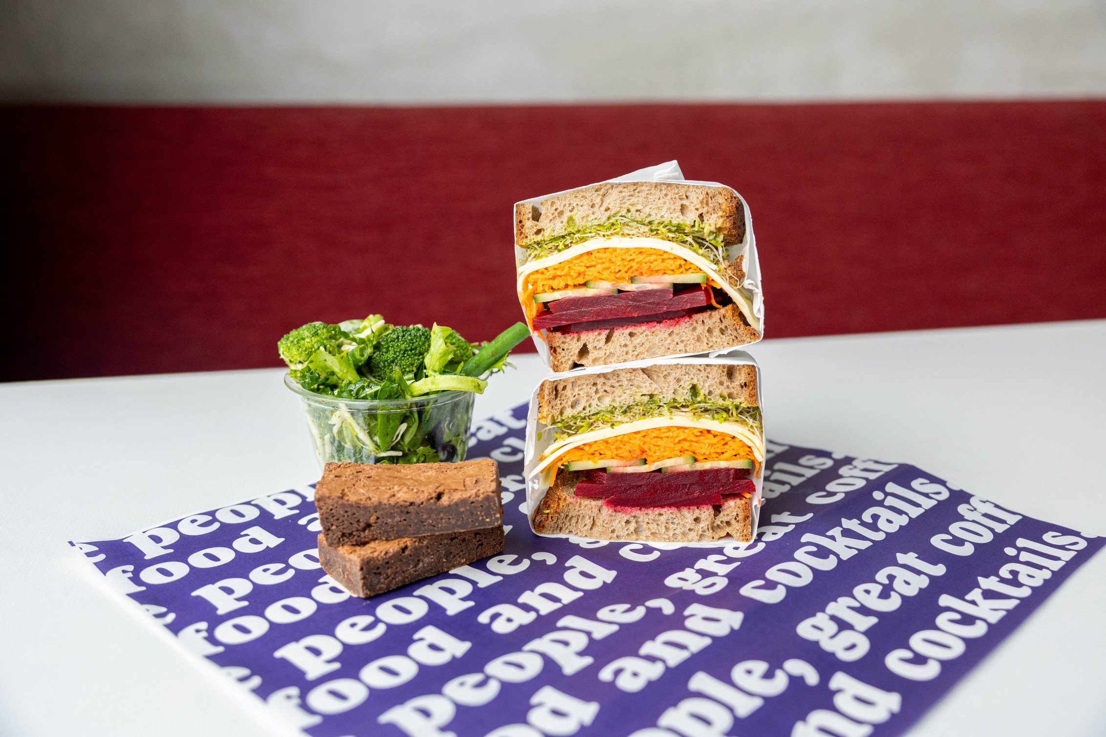 TT's CLASSIC LUNCH BOX - SALAD SANGA