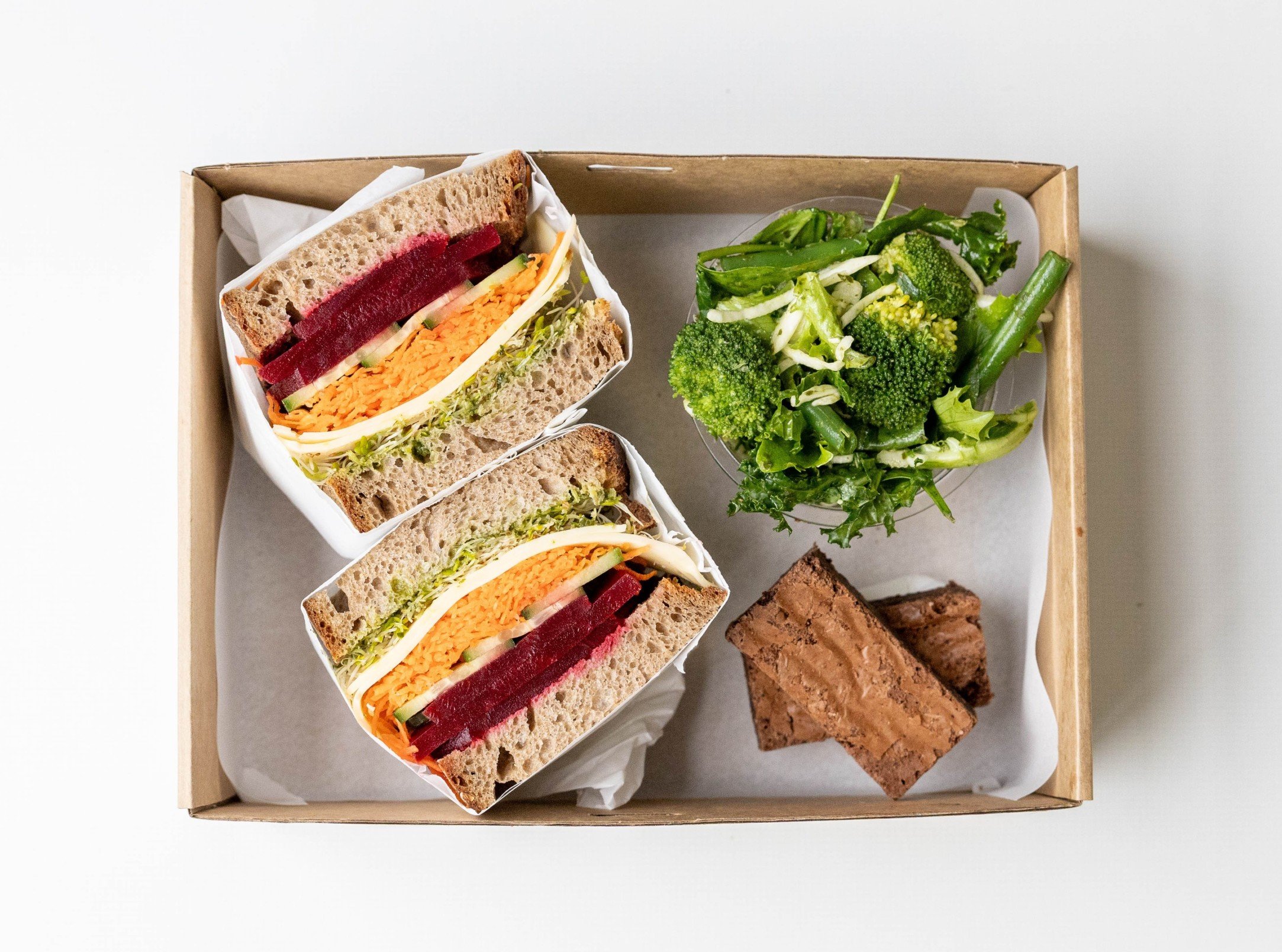 TT's CLASSIC LUNCH BOX - SALAD SANGA