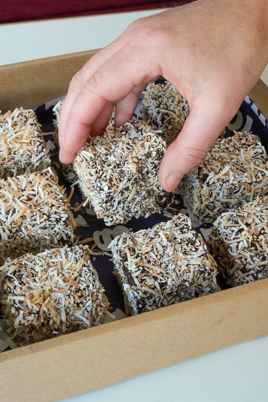 CHOCOLATE LAMINGTONS