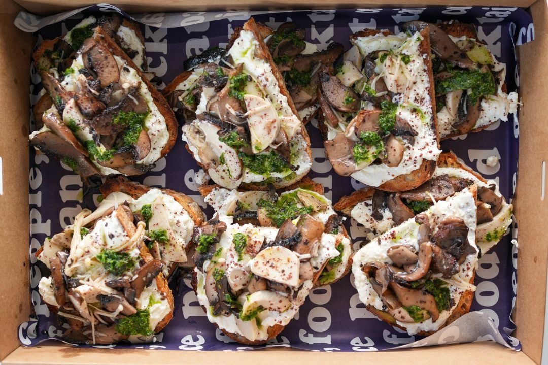MUSHROOM & RICOTTA TOAST BOX  