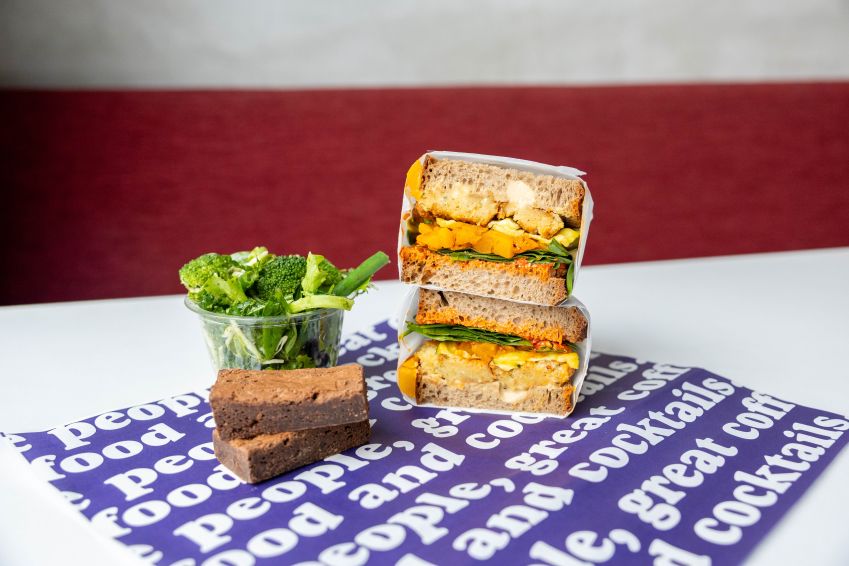 TT's CLASSIC LUNCH BOX - FALAFEL SANGA 