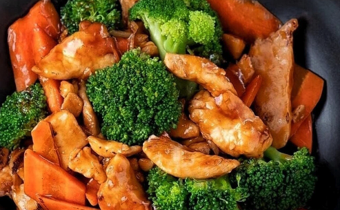  Broccoli Chicken - Medium (feeds 4 - 5)